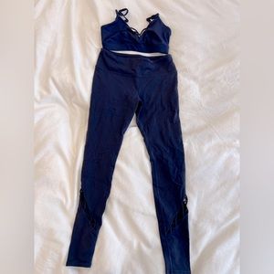Set of ALO Yoga Navy Blue Bra & Leggings